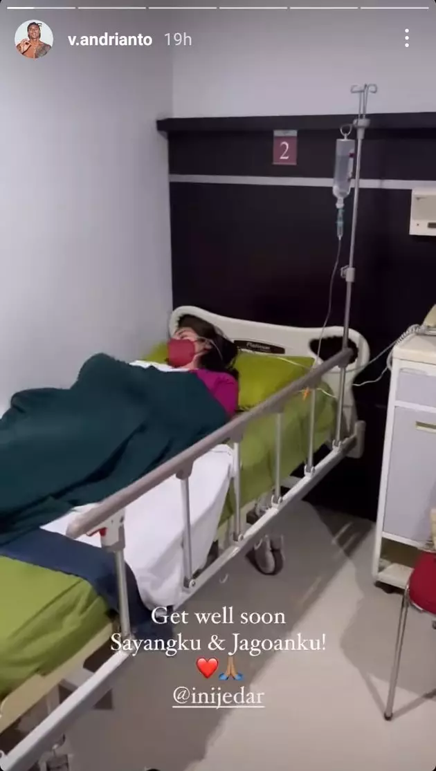jessica iskandar dilarikan ke rumah sakit © instagram