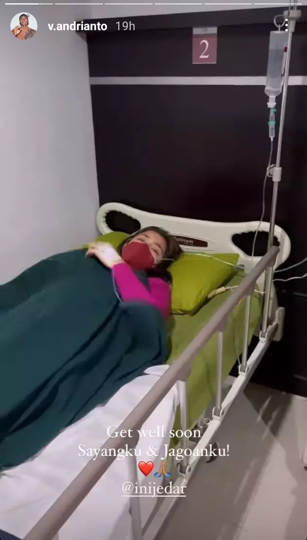 jessica iskandar dilarikan ke rumah sakit © instagram