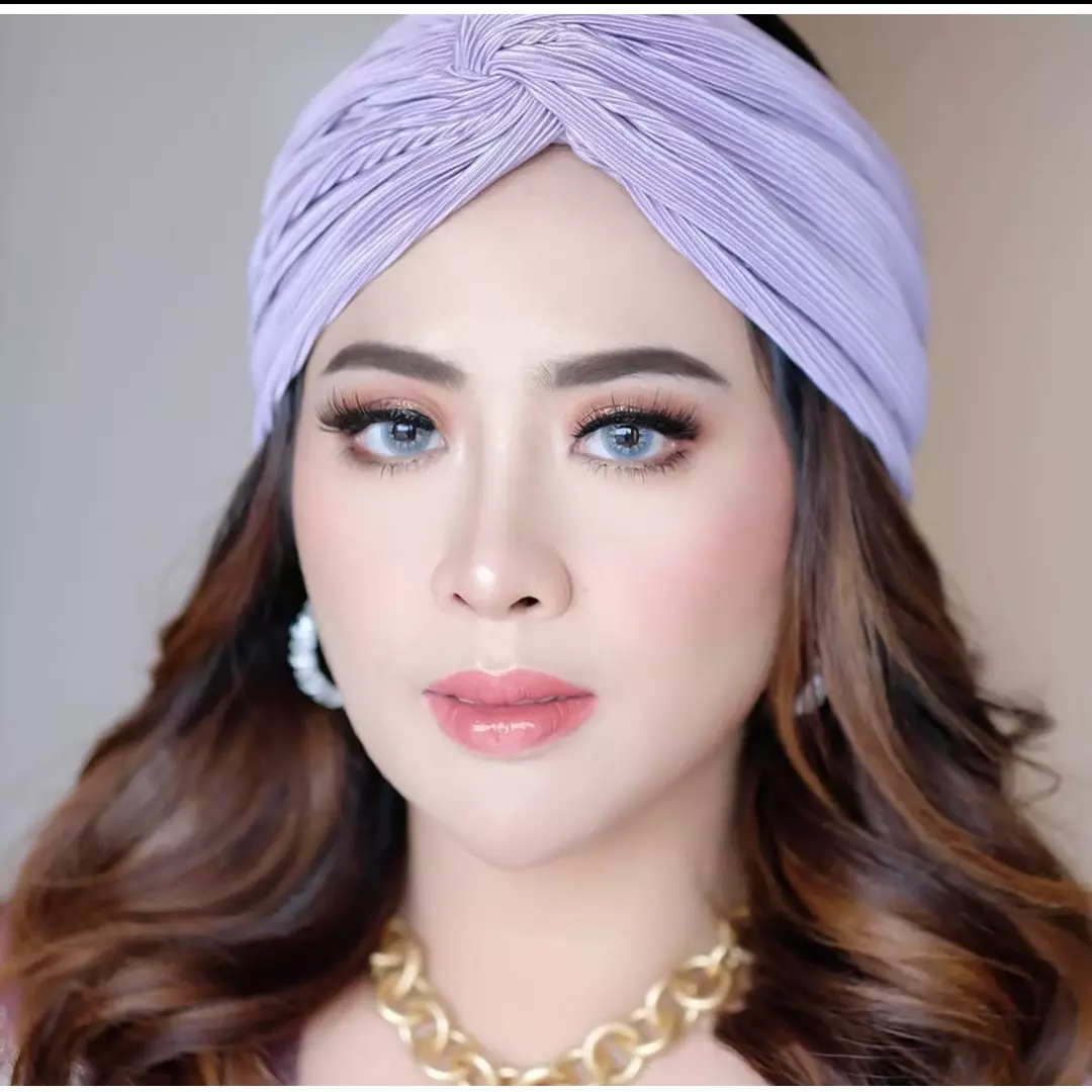 Pesona 5 istri crazy rich pakai dan tanpa makeup, tetap flawless