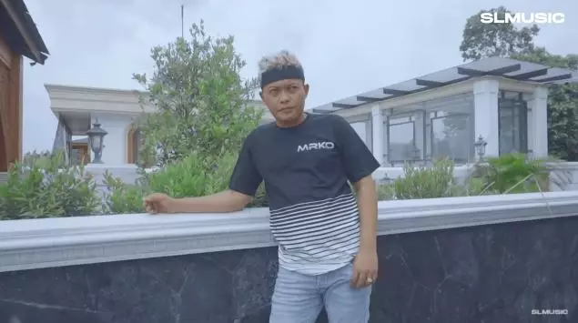 potret sule pakai bandana © berbagai sumber