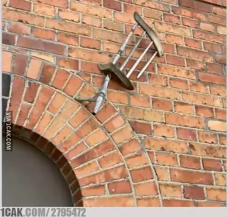 benda ngebug bentuk gagal fokus © berbagai sumber