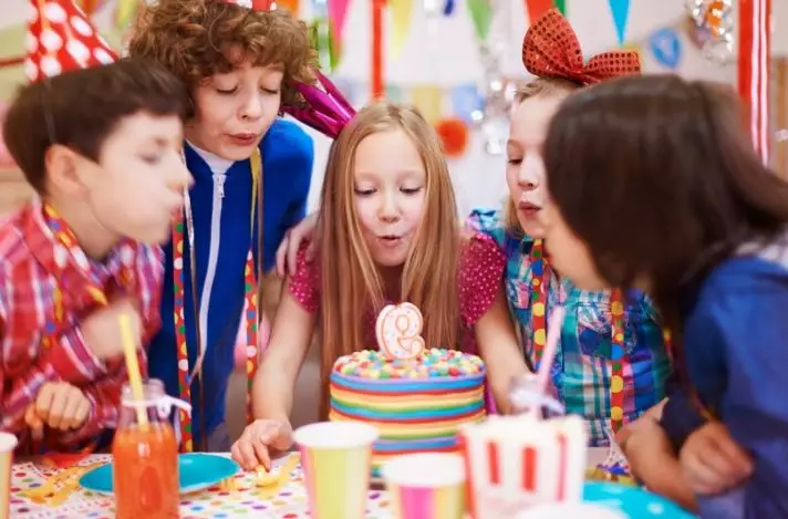 Contoh teks undangan ulang tahun  © 2022 berbagai sumber 