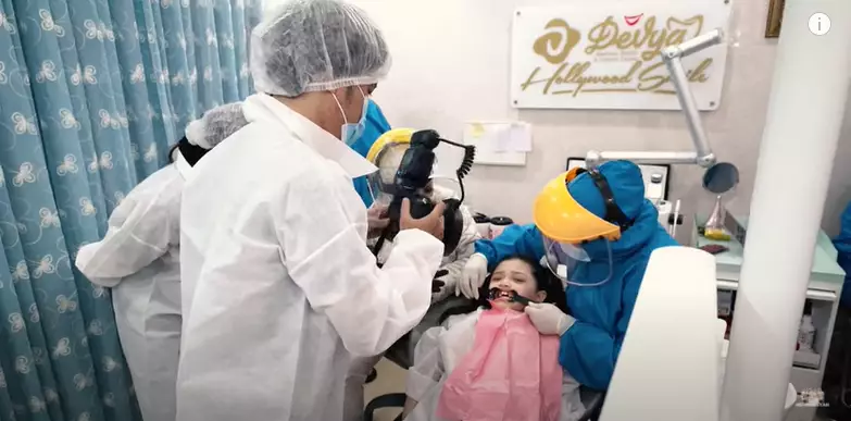 Momen Arsy pasang behel YouTube dan Instagram