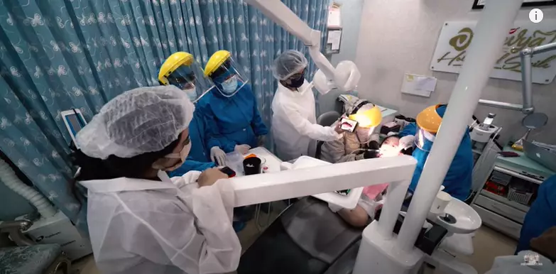 Momen Arsy pasang behel YouTube dan Instagram