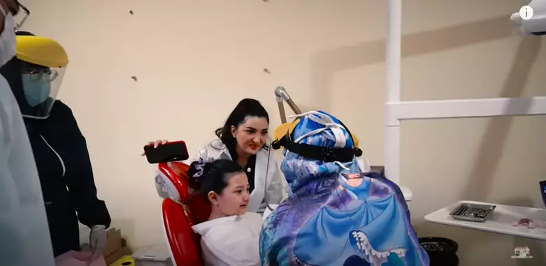 Momen Arsy pasang behel YouTube dan Instagram