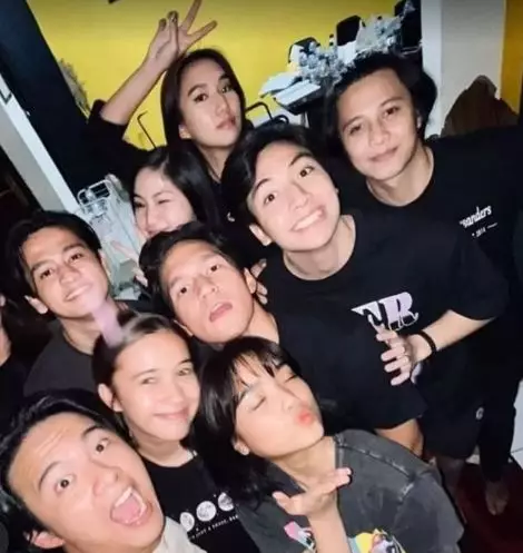  Fuji syuting film  Berbagai sumber