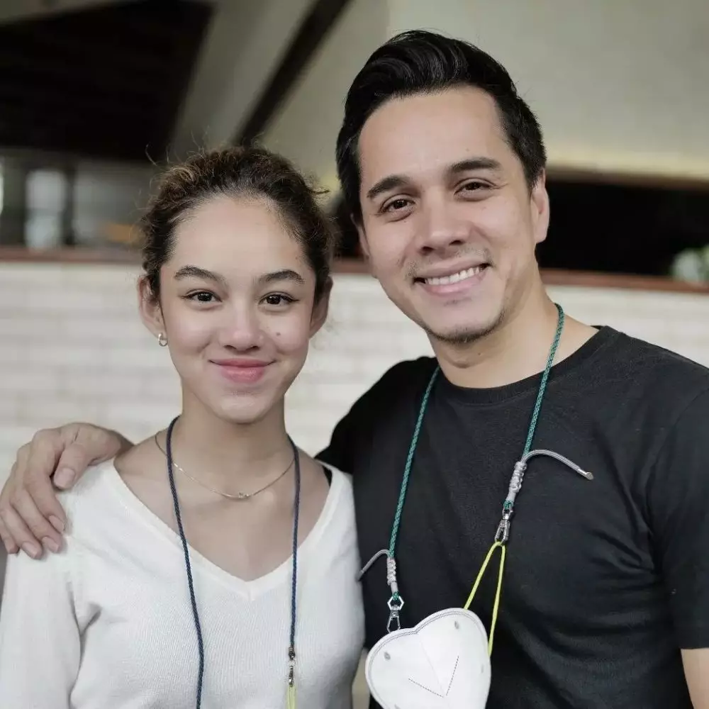 Potret kompak Rionaldo Stockhorst dan putri sulung berparas bule Instagram