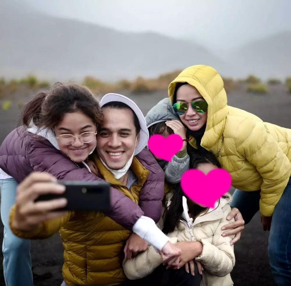 Potret kompak Rionaldo Stockhorst dan putri sulung berparas bule Instagram