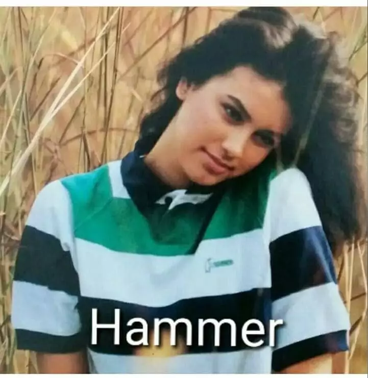 artis jadi model iklan kaus era 90-an Facebook