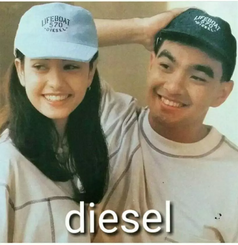 artis jadi model iklan kaus era 90-an Facebook