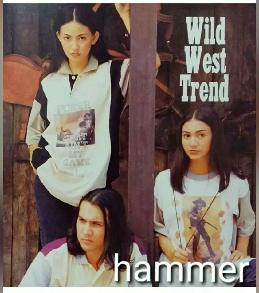 artis jadi model iklan kaus era 90-an Facebook