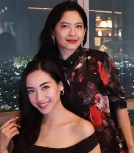 Potret ibu pemenang Puteri Indonesia © berbagai sumber