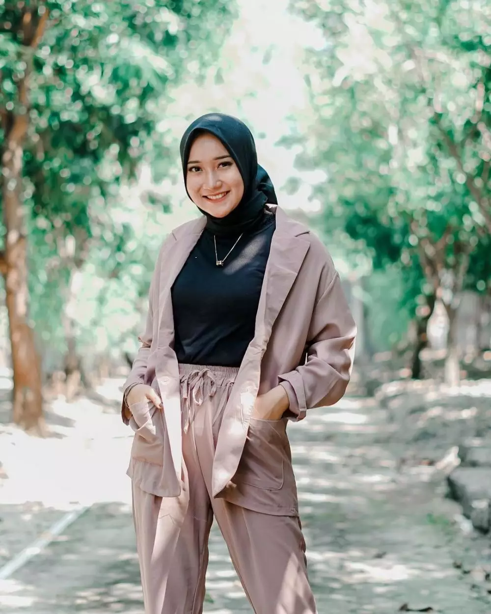 Yeni Inka berhijab © 2022 Instagram Yeni Inka berhijab © 2022 Instagram