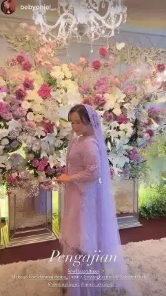 Momen pengajian adik Ayu Ting Ting © berbagai sumber Momen pengajian adik Ayu Ting Ting © berbagai sumber