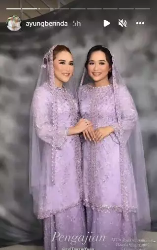 gaya Ayu Ting Ting di pengajian adik © 2022 berbagai sumber