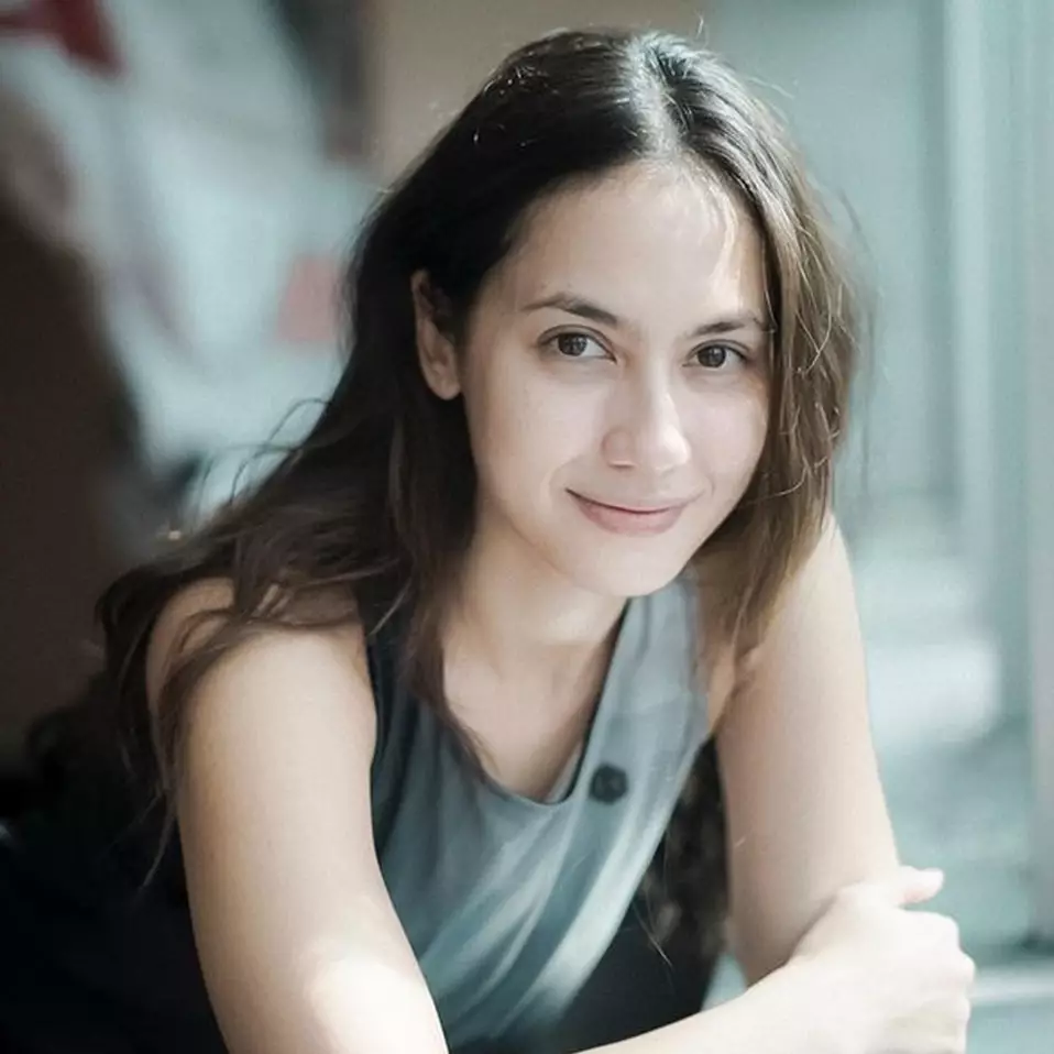 5 Perawatan wajah Pevita Pearce, cukup treatment pakai bahan alami