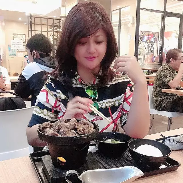 12 potret terbaru Yuyun Sukawati Instagram