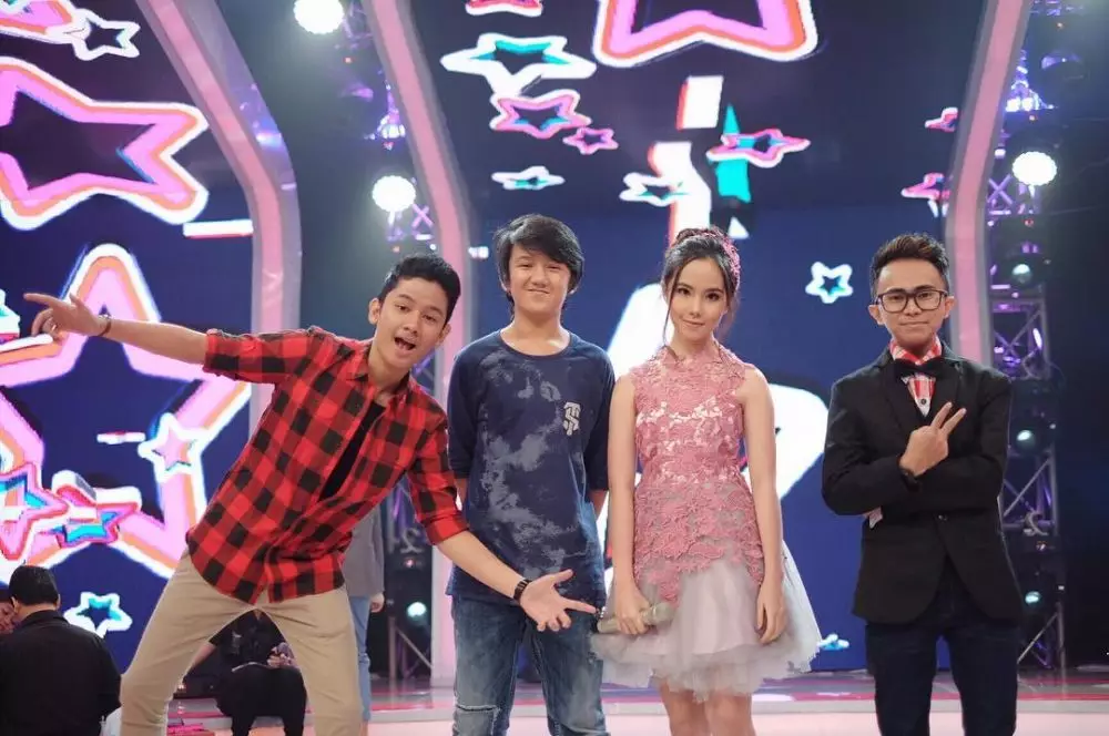 persahabatan Agatha Chelsea & Bagas © 2022 berbagai sumber