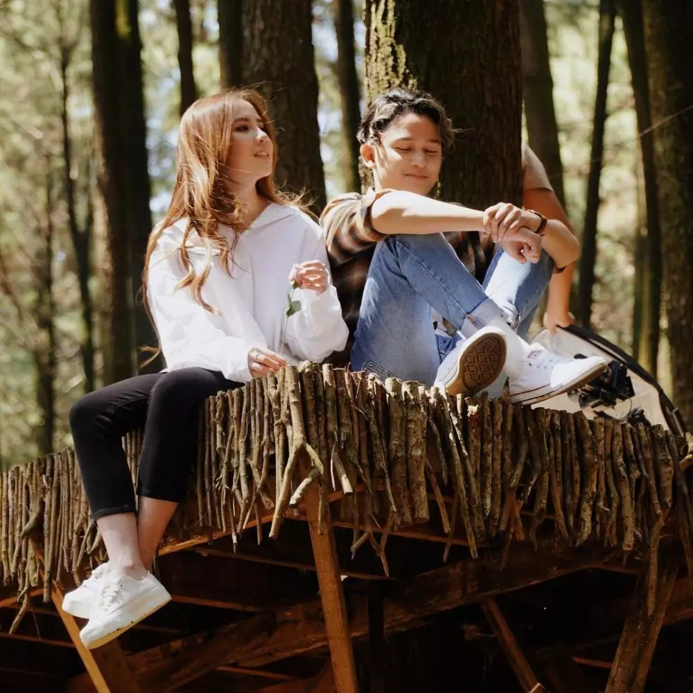 persahabatan Agatha Chelsea & Bagas © 2022 berbagai sumber