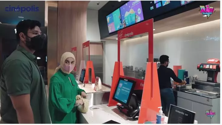 momen irish bella umumkan kehamilan anak kedua © YouTube