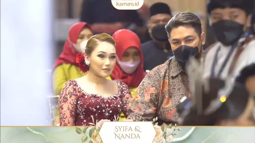 momen akad nikah adik Ayu Ting Ting © YouTube/Assyifa Nuraini