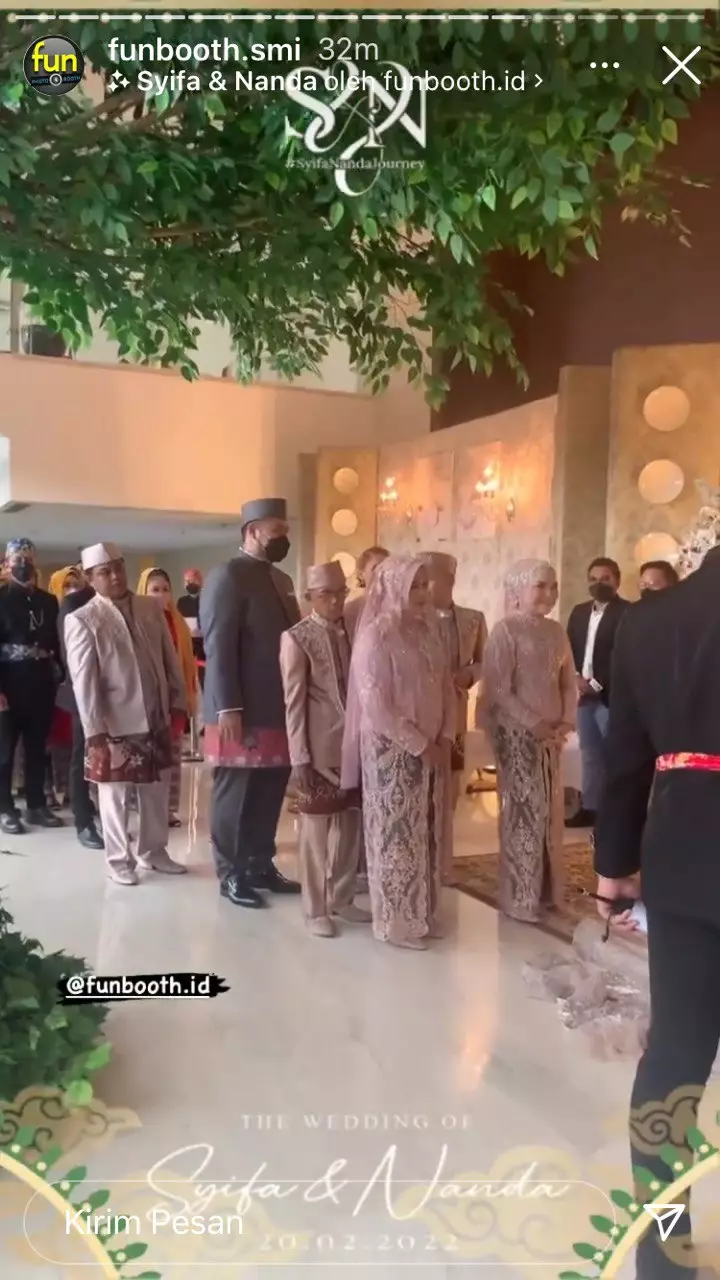 momen resepsi pernikahan adik Ayu Ting Ting © berbagai sumber