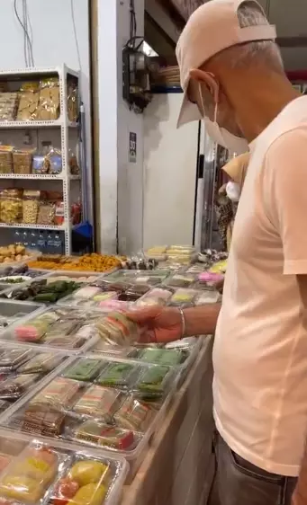 Momen Bunga Zainal belanda ke pasar bareng suami Instagram Momen Bunga Zainal belanda ke pasar bareng suami Instagram