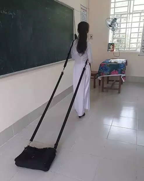 orang bawa tas tapi nyeleneh pol © berbagai sumber orang bawa tas tapi nyeleneh pol © berbagai sumber