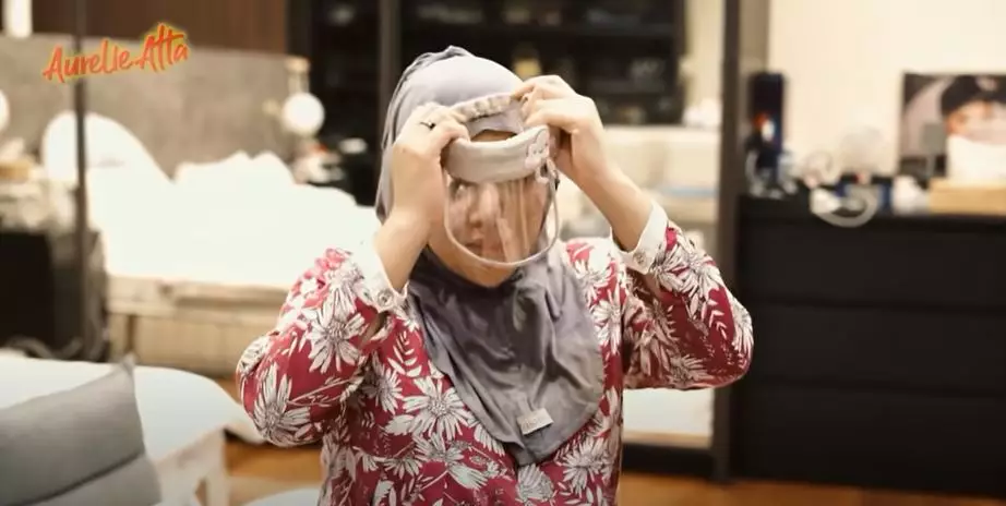 perlengkapan bayi Aurel di RS © YouTube