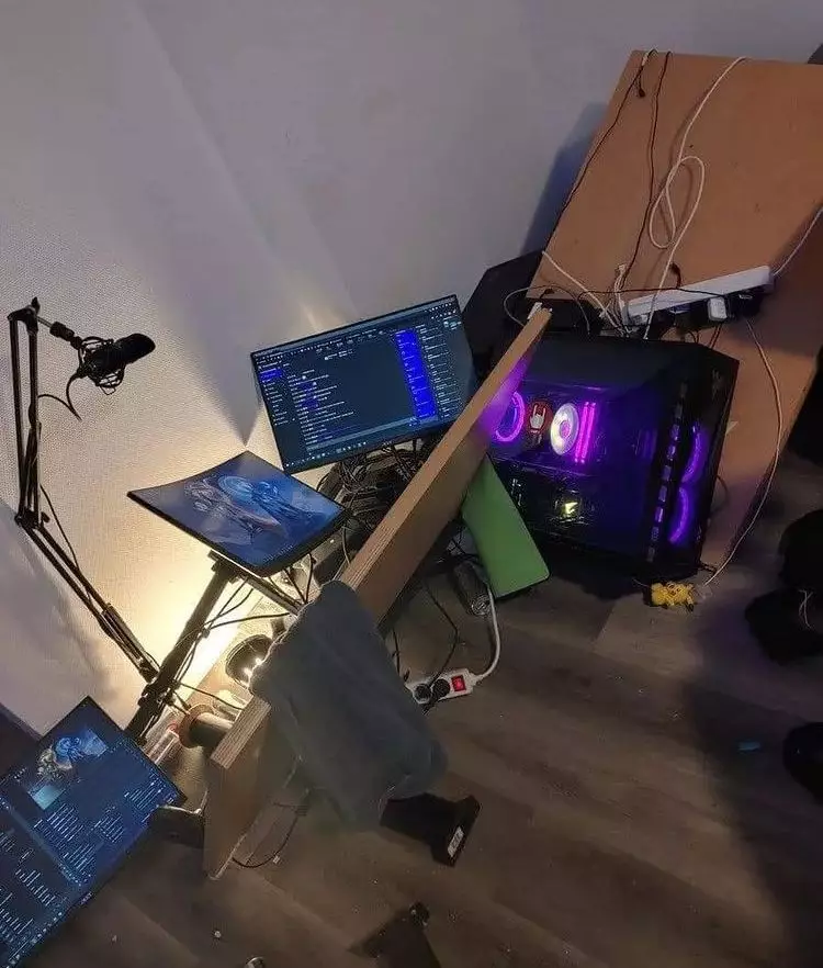 momen orang ngerusakin barang nyeleneh © Instagram momen orang ngerusakin barang nyeleneh © Instagram