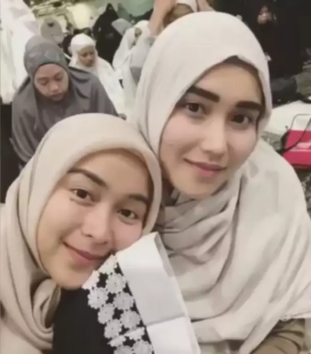 transformasi Ayu Ting Ting dan Syifa dari kecil  © berbagai sumber transformasi Ayu Ting Ting dan Syifa dari kecil  © berbagai sumber