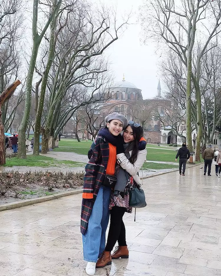 transformasi Ayu Ting Ting dan Syifa dari kecil  © berbagai sumber transformasi Ayu Ting Ting dan Syifa dari kecil  © berbagai sumber