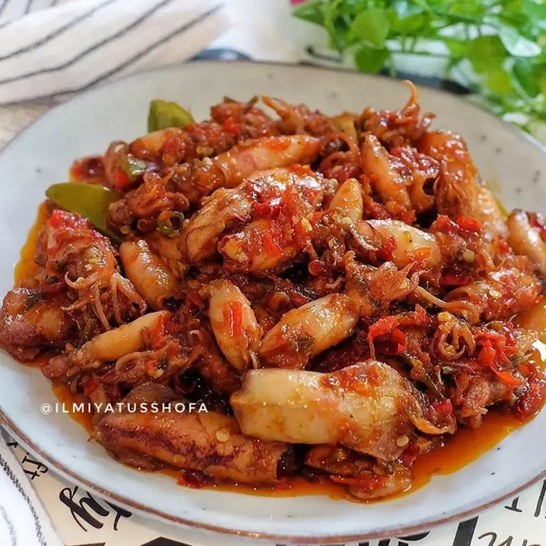 13 Resep sambal cumi asin, cocok jadi pelengkap saat makan