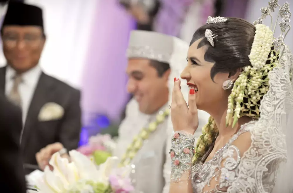 Momen pernikahan seleb pakai adat Betawi © berbagai sumber Momen pernikahan seleb pakai adat Betawi © berbagai sumber