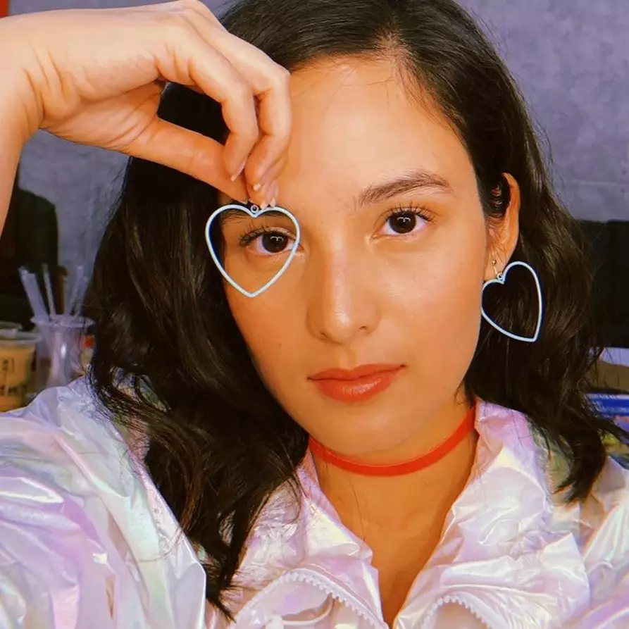 5 Ide ekspresi foto close up ala Chelsea Islan, centilnya bikin gemas