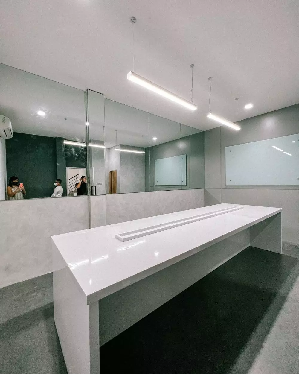 potret kantor baru awkarin © instagram