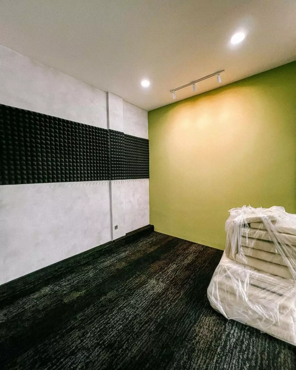 potret kantor baru awkarin © instagram