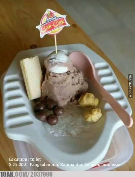 momen beli es krim malah apes © 1cak.com