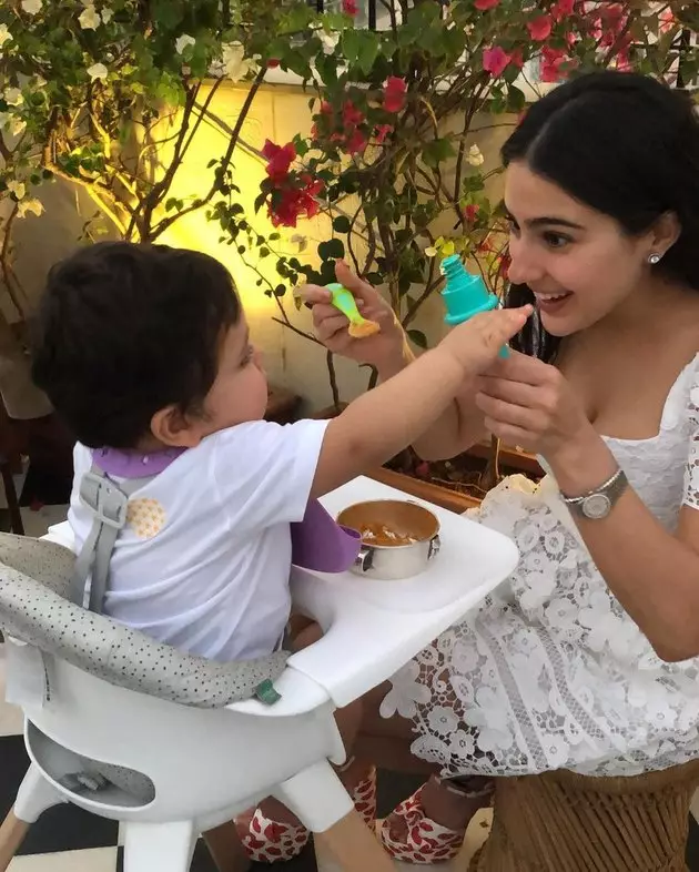 ulang tahun Jeh anak Kareena Kapoor Berbagai sumber ulang tahun Jeh anak Kareena Kapoor Berbagai sumber