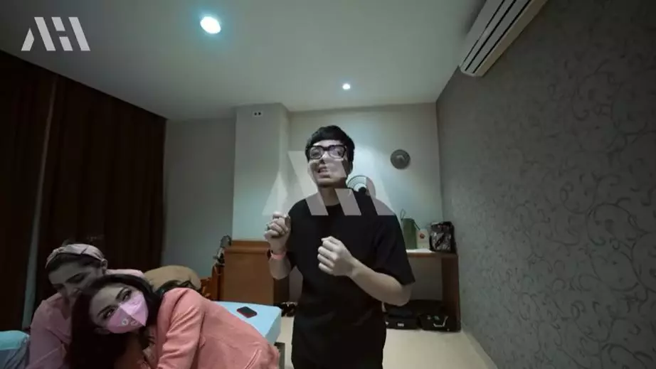 Anang, Ashanty, Krisdayanti momong cucu pertama Berbagai sumber