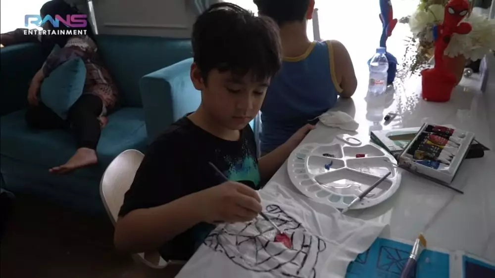 momen Rafathar beri kado Raffi Ahmad © berbagai sumber