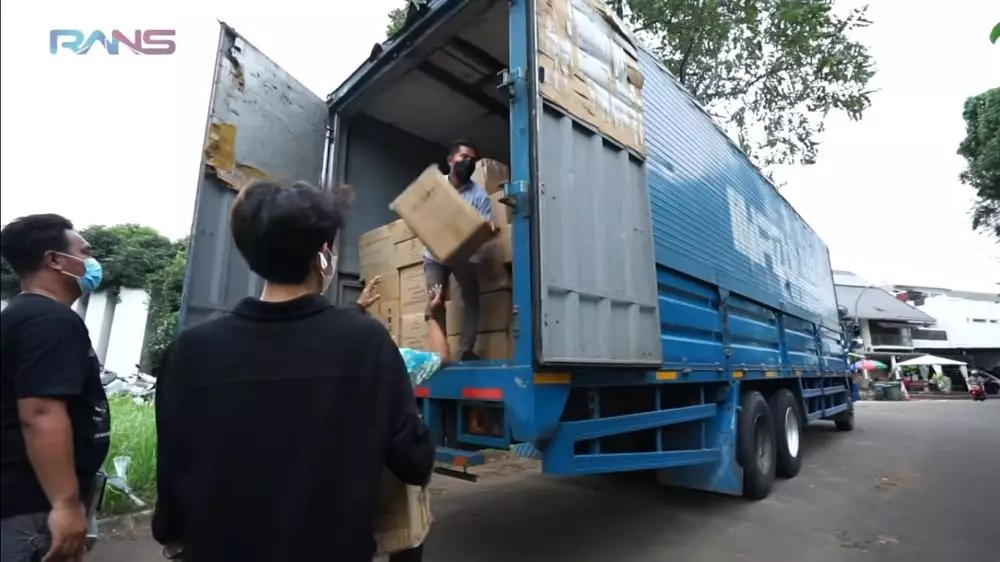 momen Rafathar beri kado Raffi Ahmad © berbagai sumber