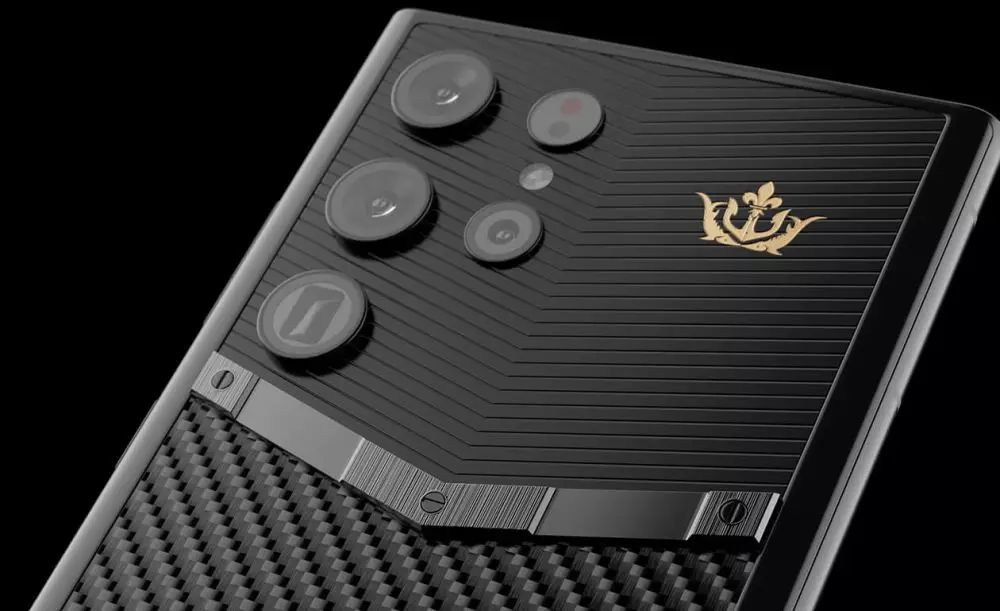 6 Desain langka Samsung Galaxy S22 Series, dibalut emas 24 karat © caviar.global