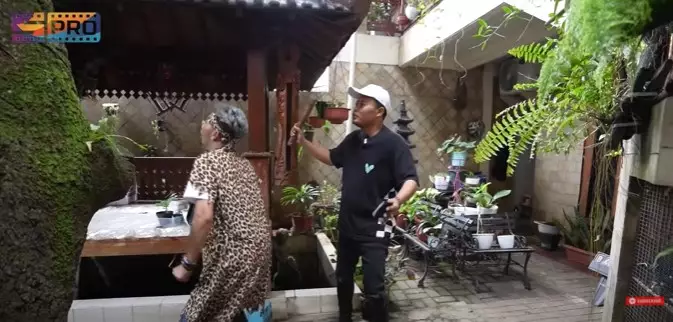Potret rumah Tarzan Srimulat © YouTube
