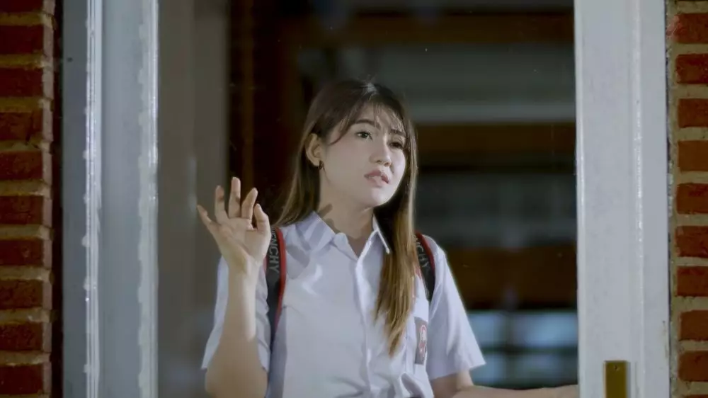 pedangdut cantik pakai seragam sekolah Instagram