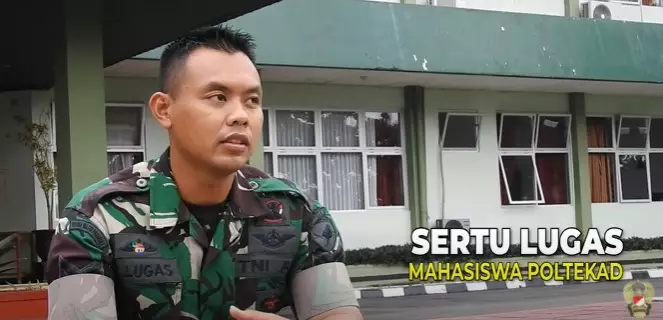perjuangan anak yatim penjual gorengan jadi prajurit TNI AD © YouTube