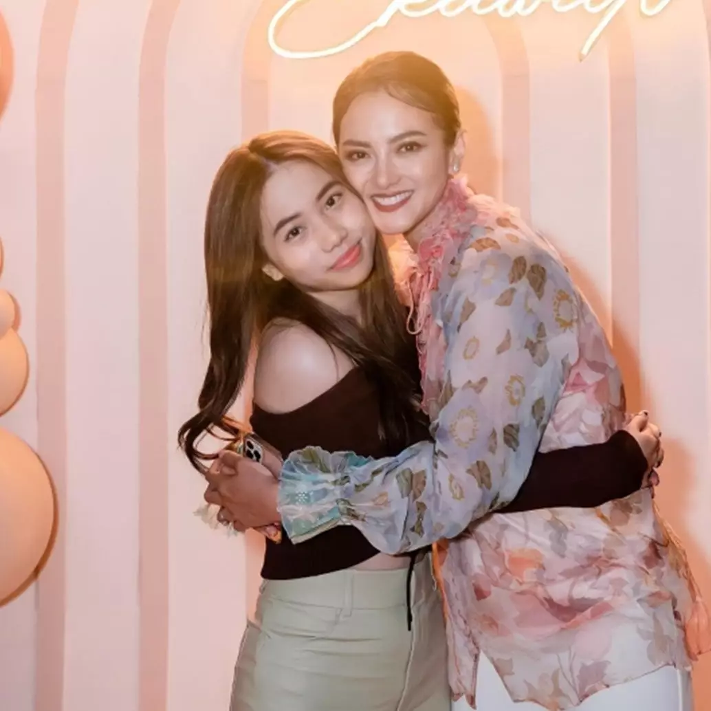 Beranjak dewasa, 11 potret terbaru Jasmine Abeng anak Ririn Ekawati