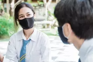 5 Fitur smartphone ini bikin momen sekolah tatap muka jadi lebih mudah