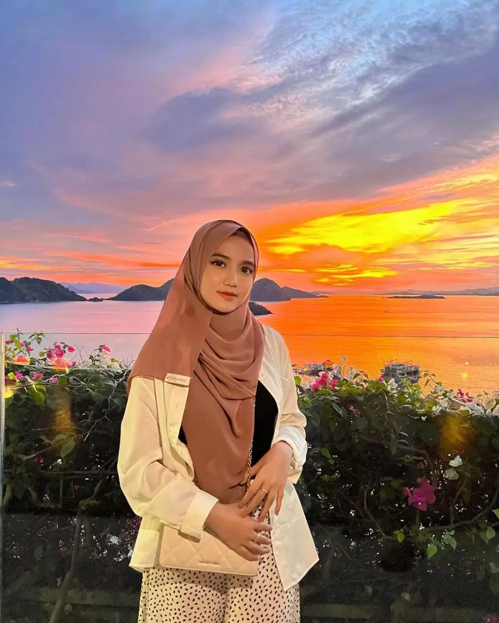 klarifikasi wirda mansur terkait soal kuliah © instagram