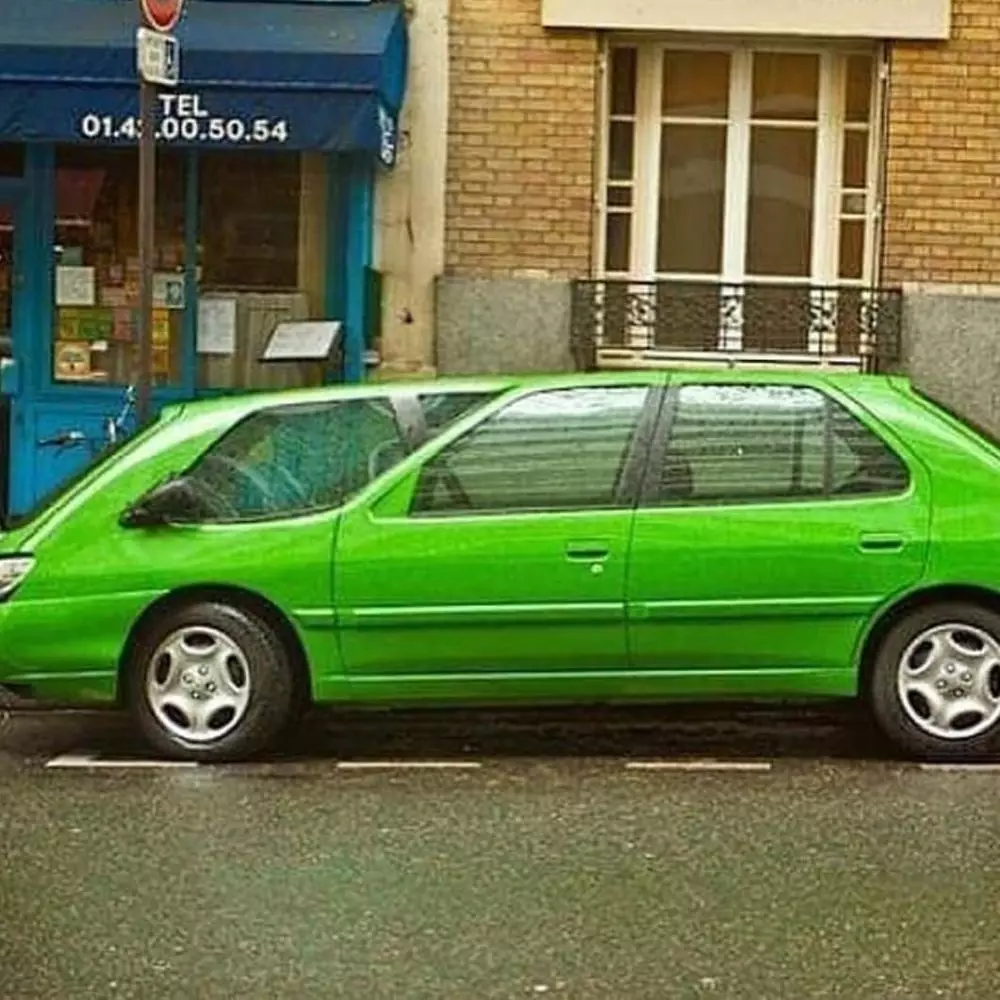 parkir kendaraan nyeleneh © berbagai sumber